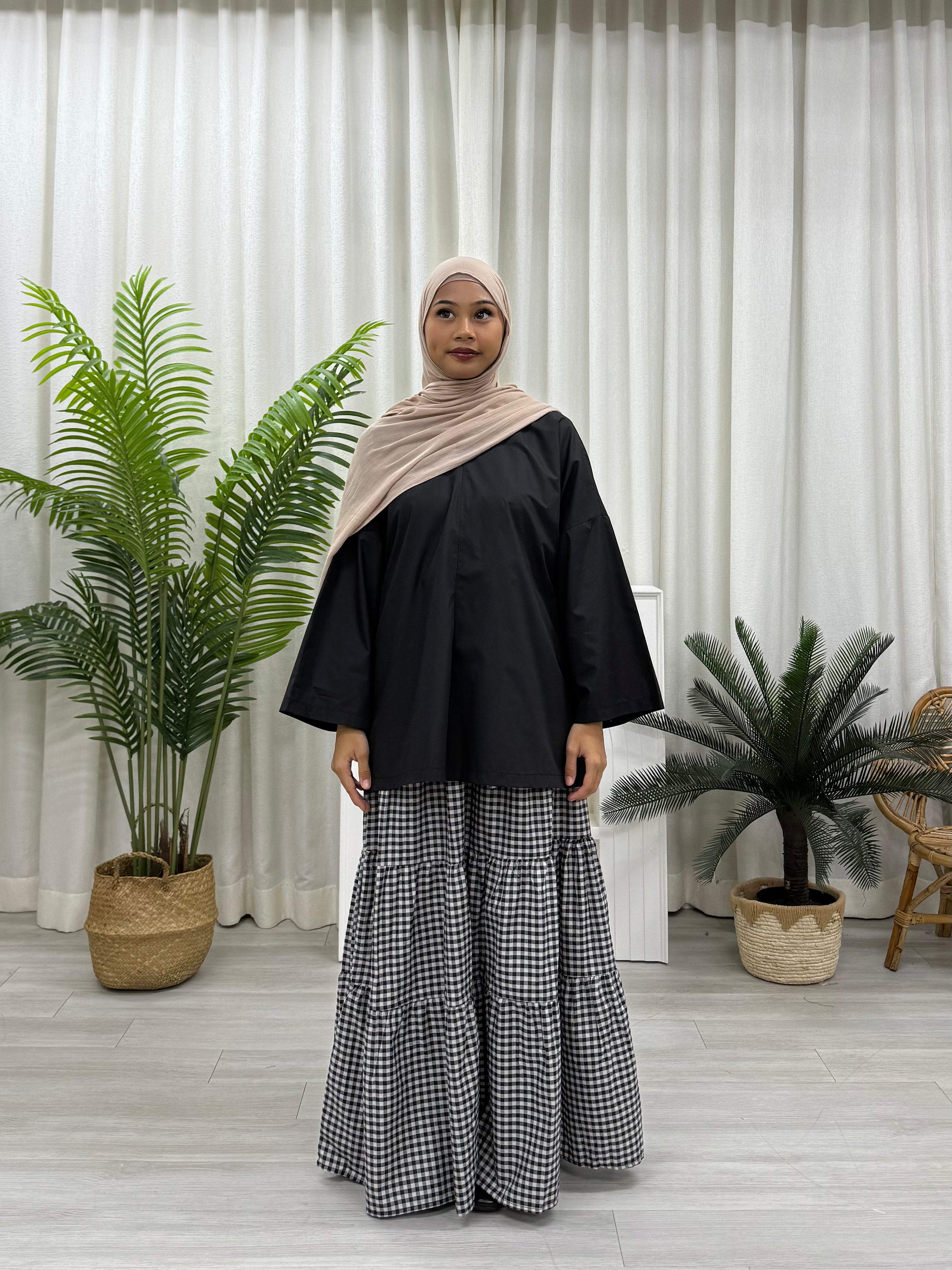 Stretchy Everyday Neutra Skirt