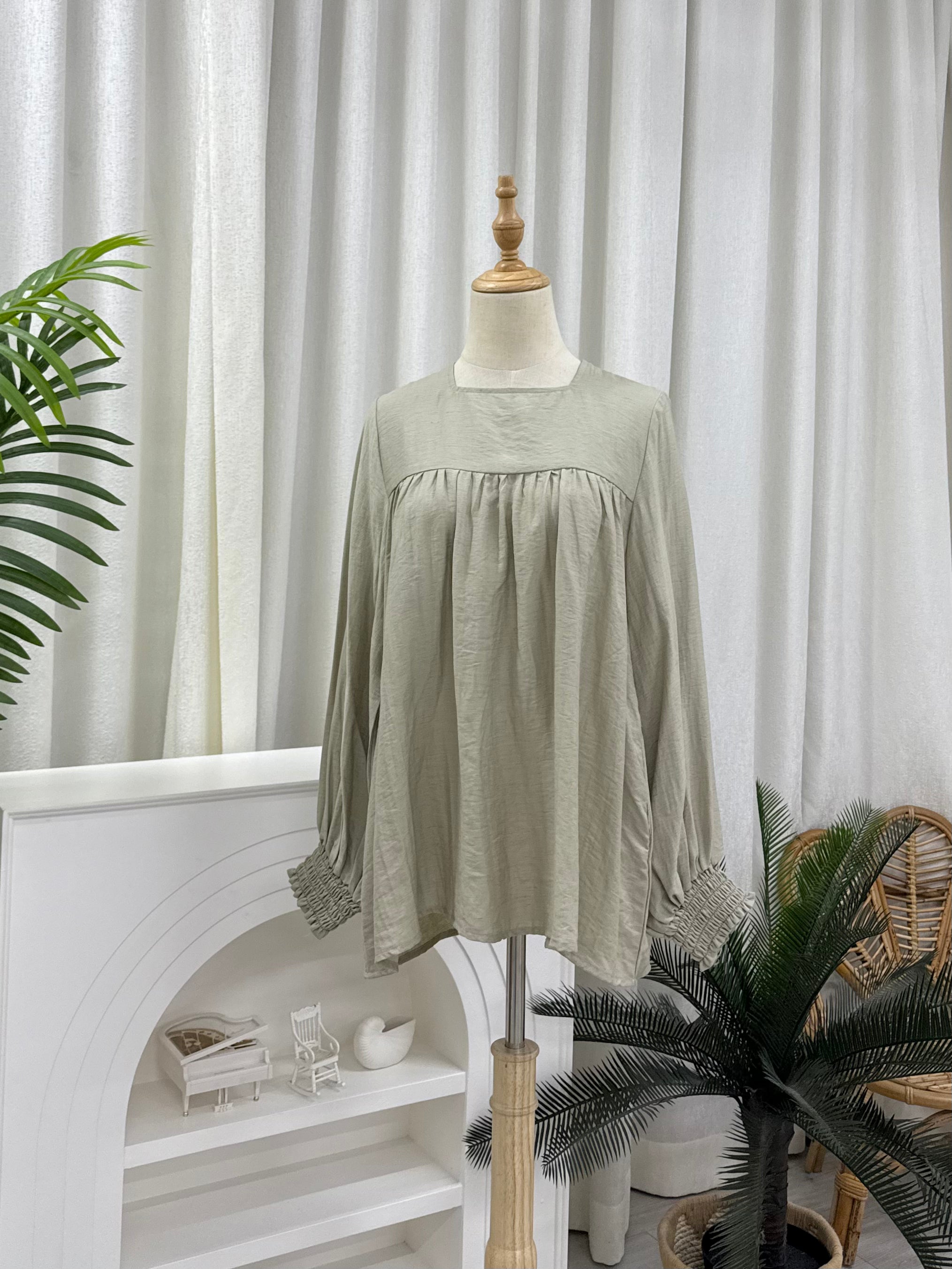 Basic Zora Square Top