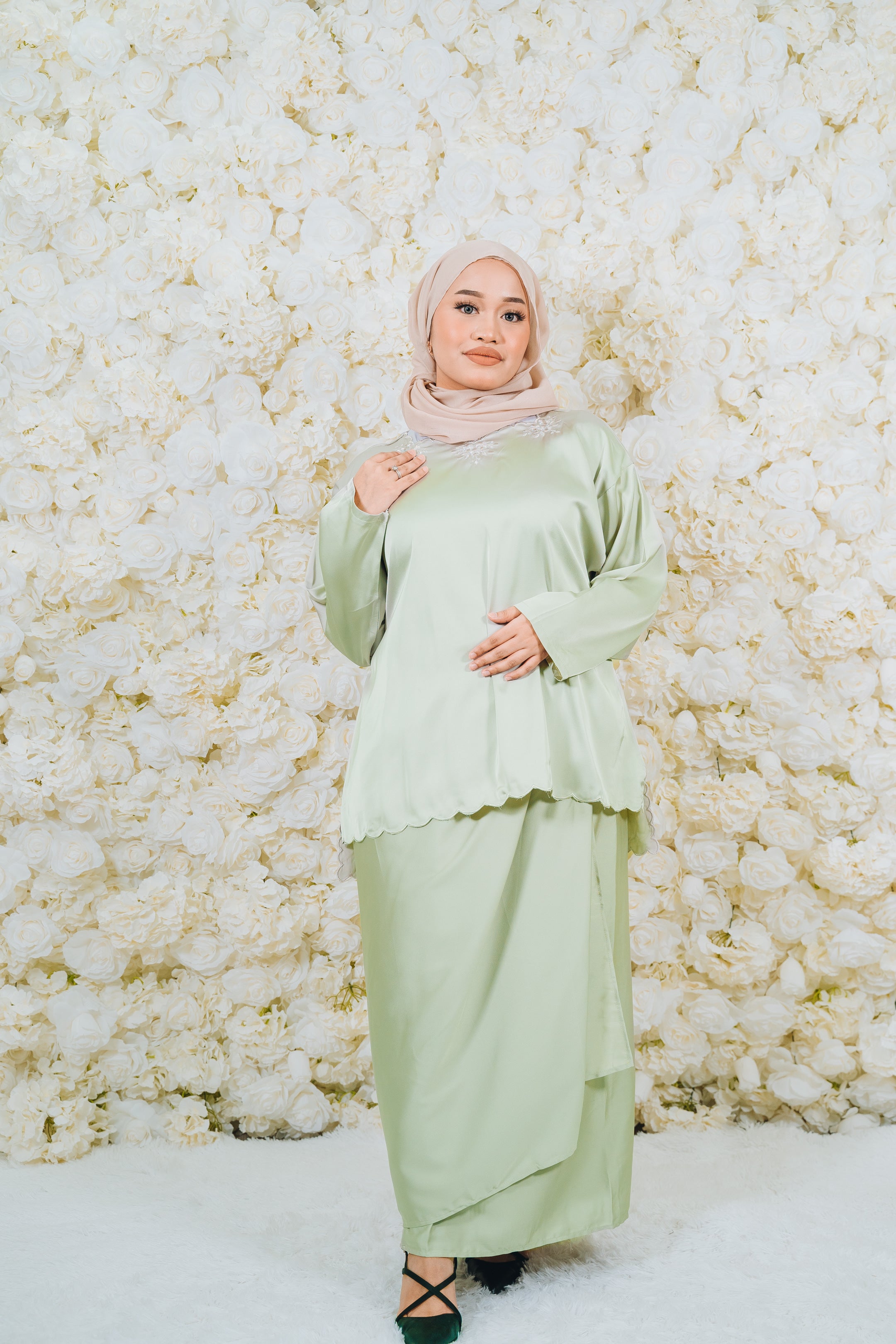 Zahra Embo Sulam Kurung Set