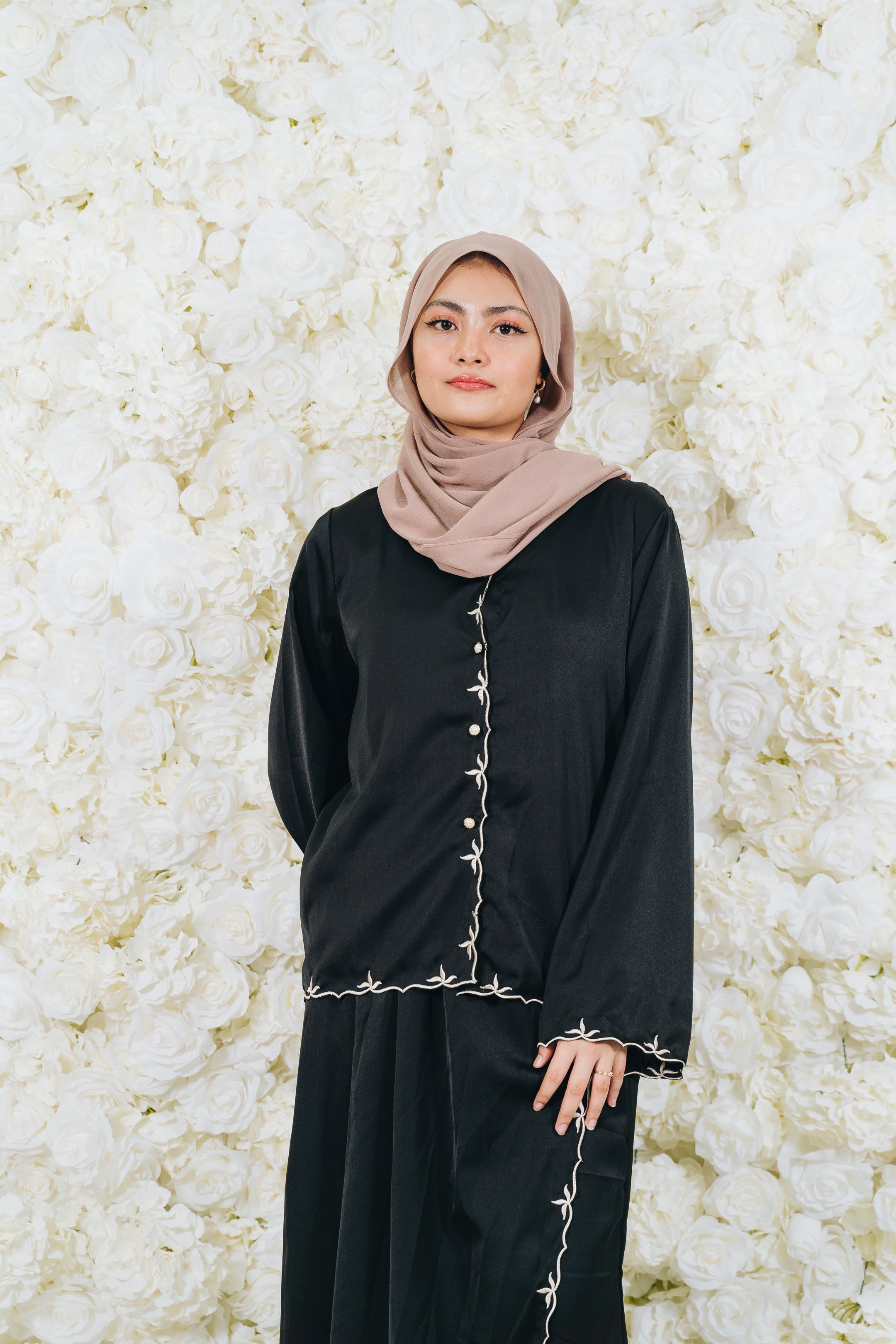 Tilla Leaves Sulam Skirt Set