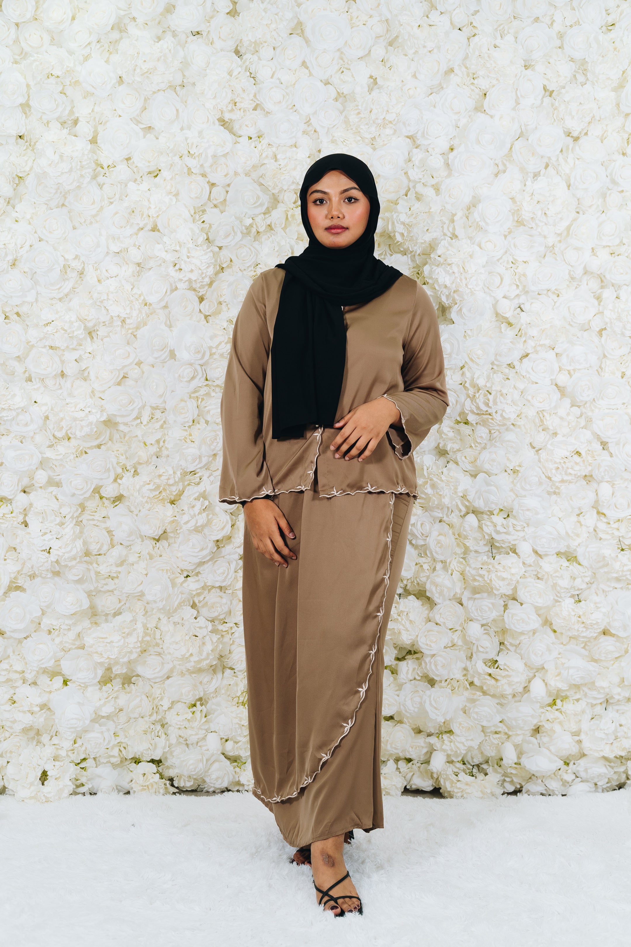 Tilla Leaves Sulam Skirt Set