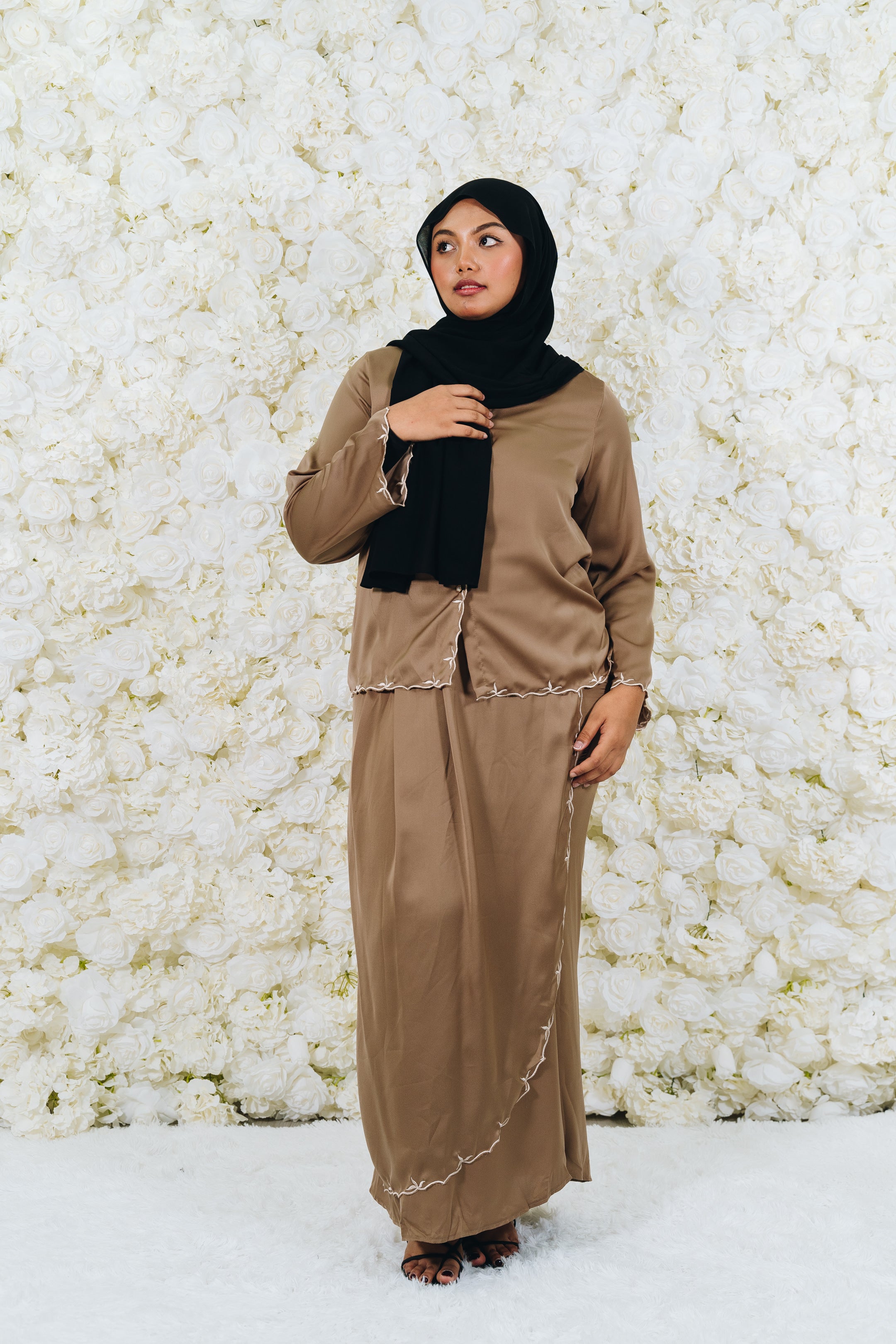 Tilla Leaves Sulam Skirt Set