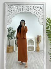 Load image into Gallery viewer, Plain Crinkle Skirt Set
