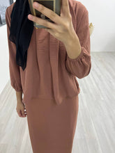 Load image into Gallery viewer, Plain Crinkle Skirt Set
