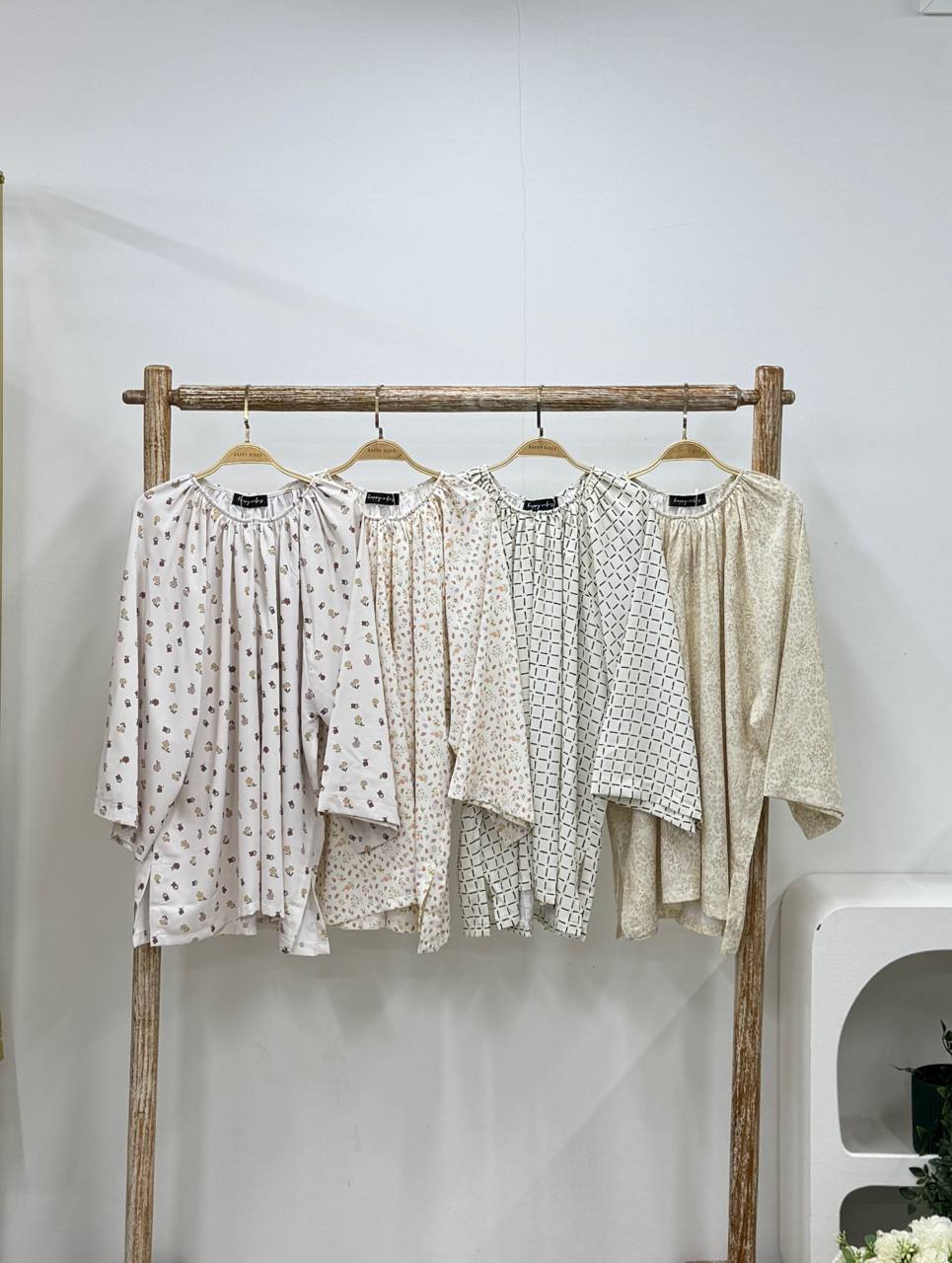 Raglan Basic Printed Top HV Label