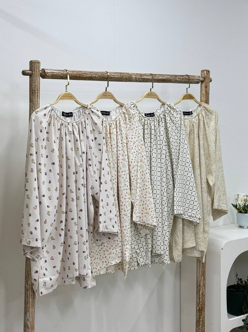 Raglan Basic Printed Top HV Label