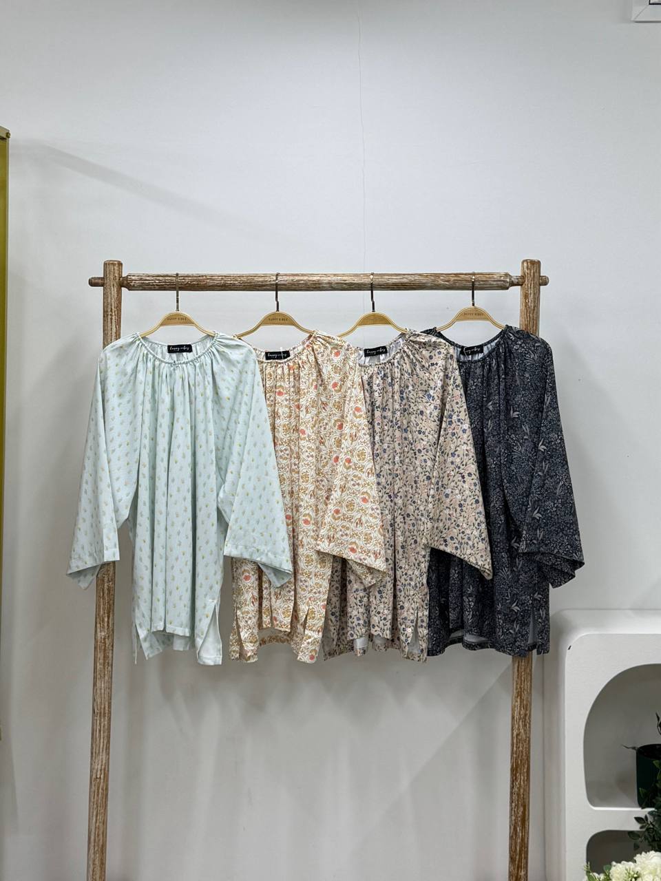 Raglan Basic Printed Top HV Label