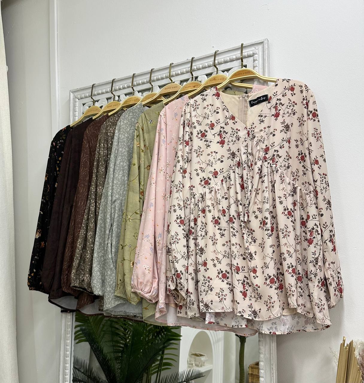 Imprinted Empire Top HV Label