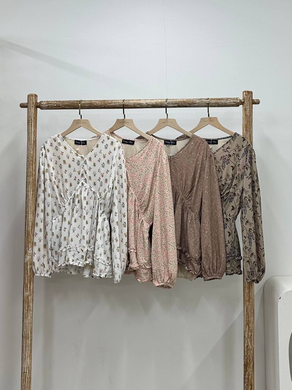 Imprinted Sunday Ruffles Top HV Label