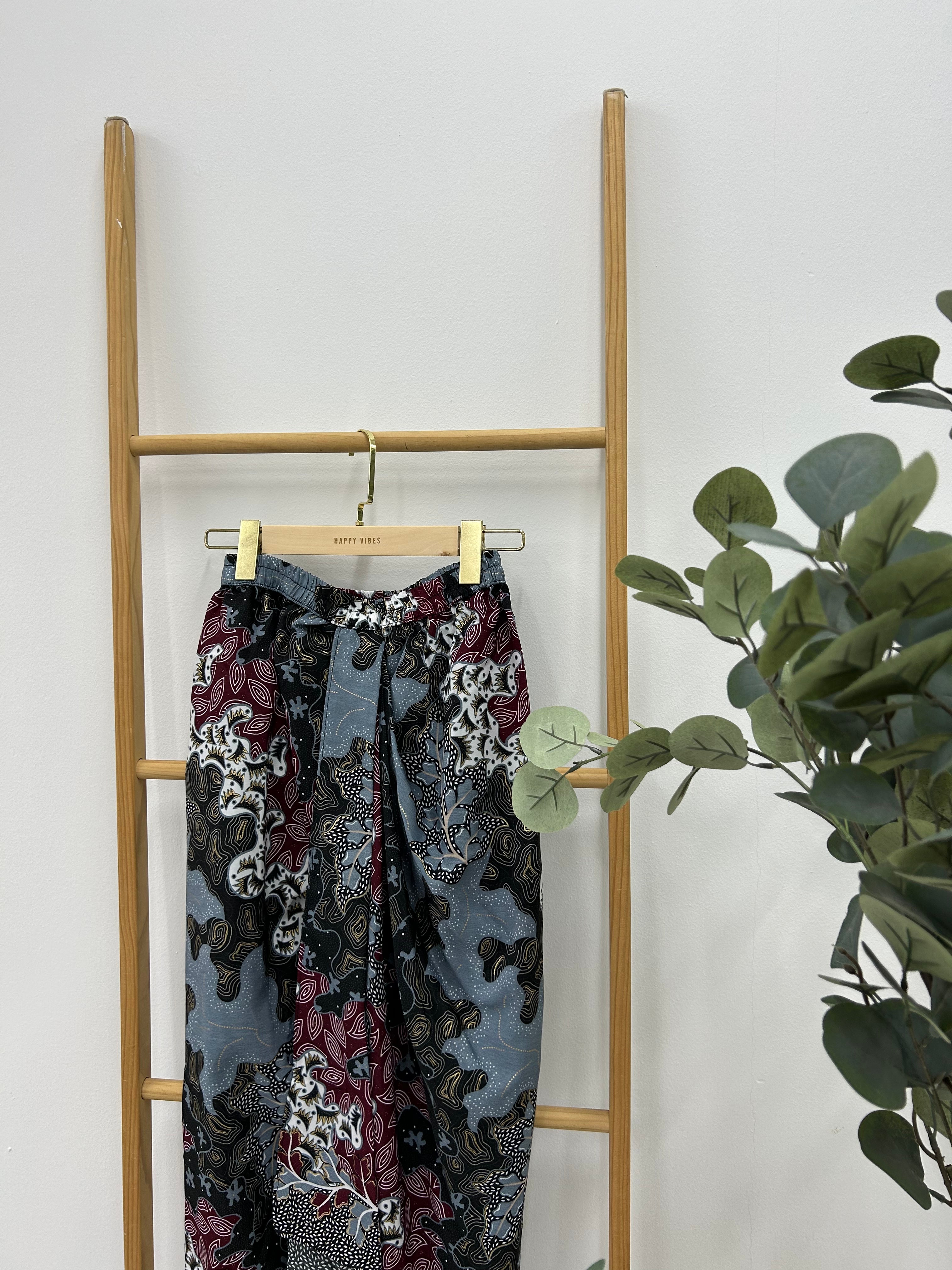 Instant Pario Skirt - Rain Waves