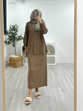 Load image into Gallery viewer, Plain Pleated Skirt Set