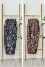 Load image into Gallery viewer, Instant Pario Skirt Floral Land