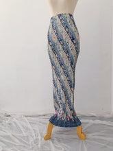 Load image into Gallery viewer, Batik Pleated Skirt - Ahina