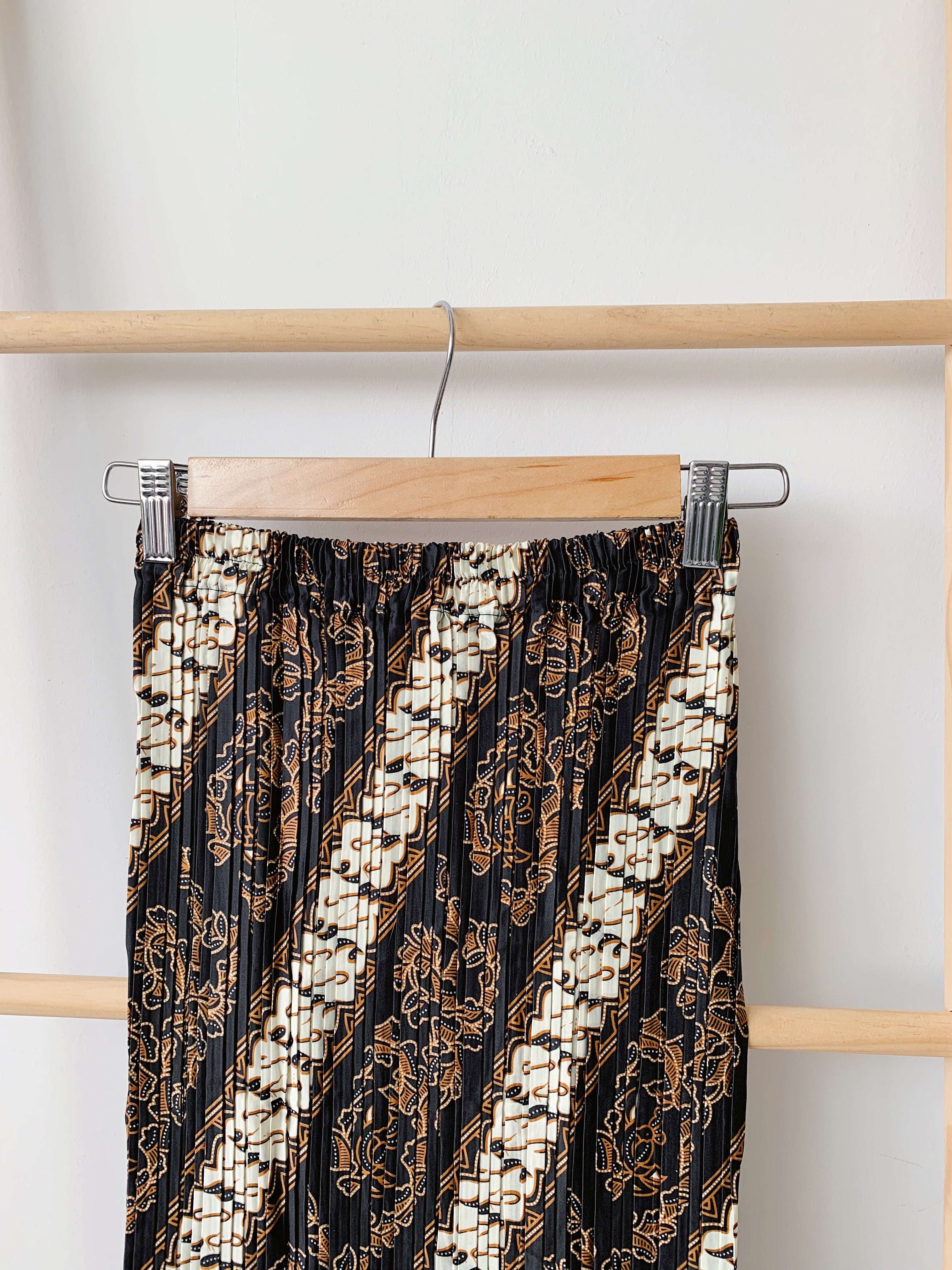 Batik Pleated Skirt - Monochrome