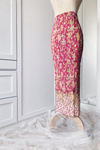 Load image into Gallery viewer, Batik Pleated Skirt - Dosansia